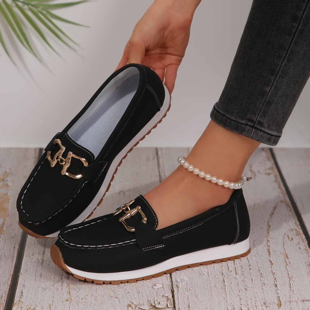 Mocasines con hebilla dorada y plataforma, cómodos y sin cordones