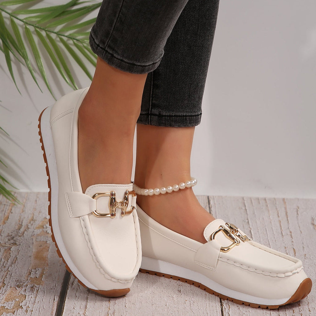 Mocasines con hebilla dorada y plataforma, cómodos y sin cordones
