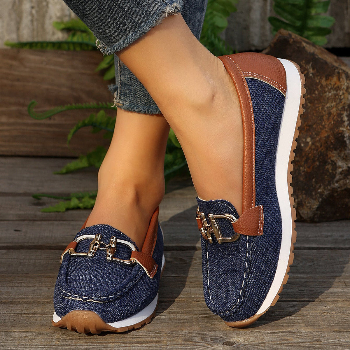 Mocasines con hebilla dorada y plataforma, cómodos y sin cordones