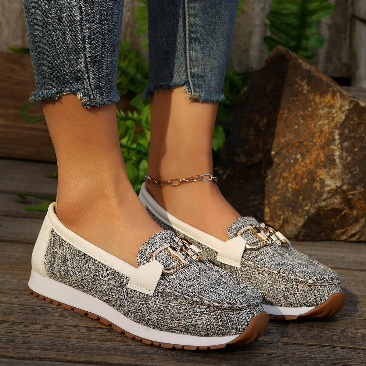 Mocasines con hebilla dorada y plataforma, cómodos y sin cordones