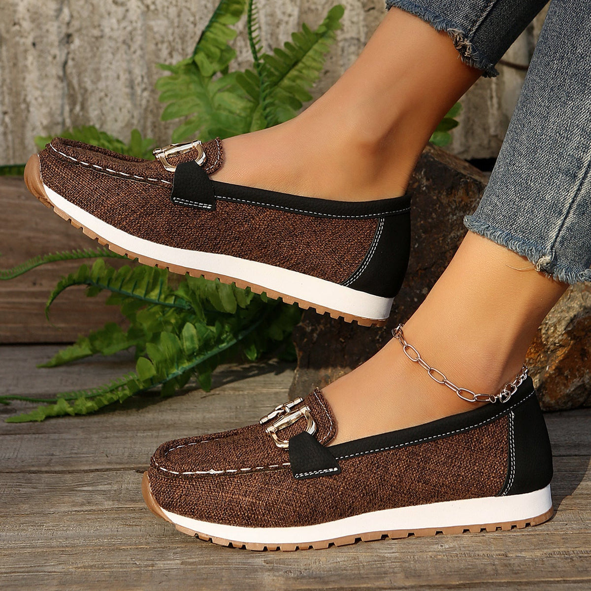Mocasines con hebilla dorada y plataforma, cómodos y sin cordones