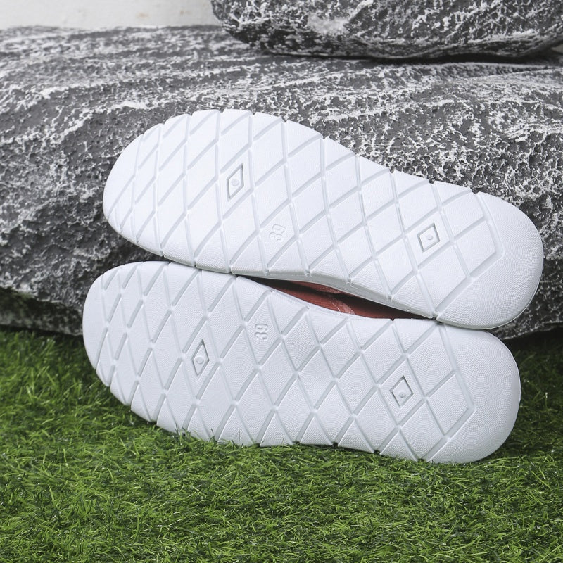 Mocasines de lona desgastada con bordado, sin cordones