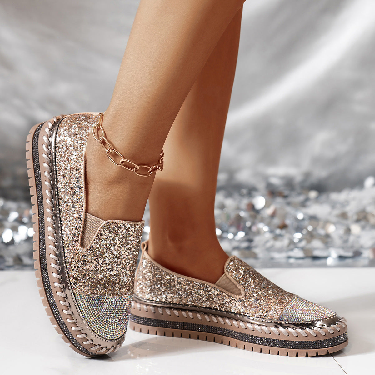 Zapatillas de plataforma con brillantes y cristales, sin cordones