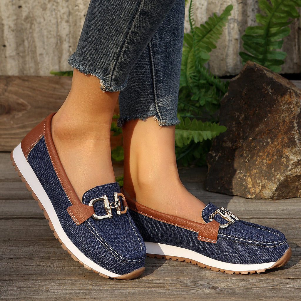 Mocasines con hebilla dorada y plataforma, cómodos y sin cordones