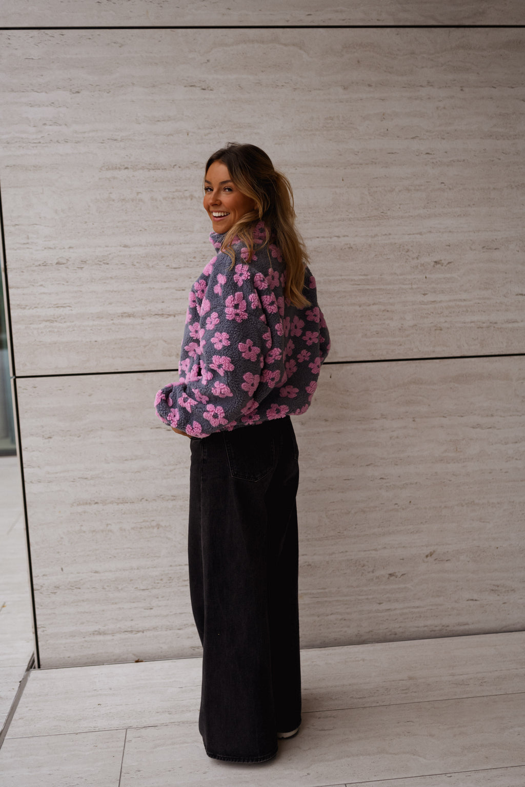 Forro polar Tomas - gris con flores rosas
