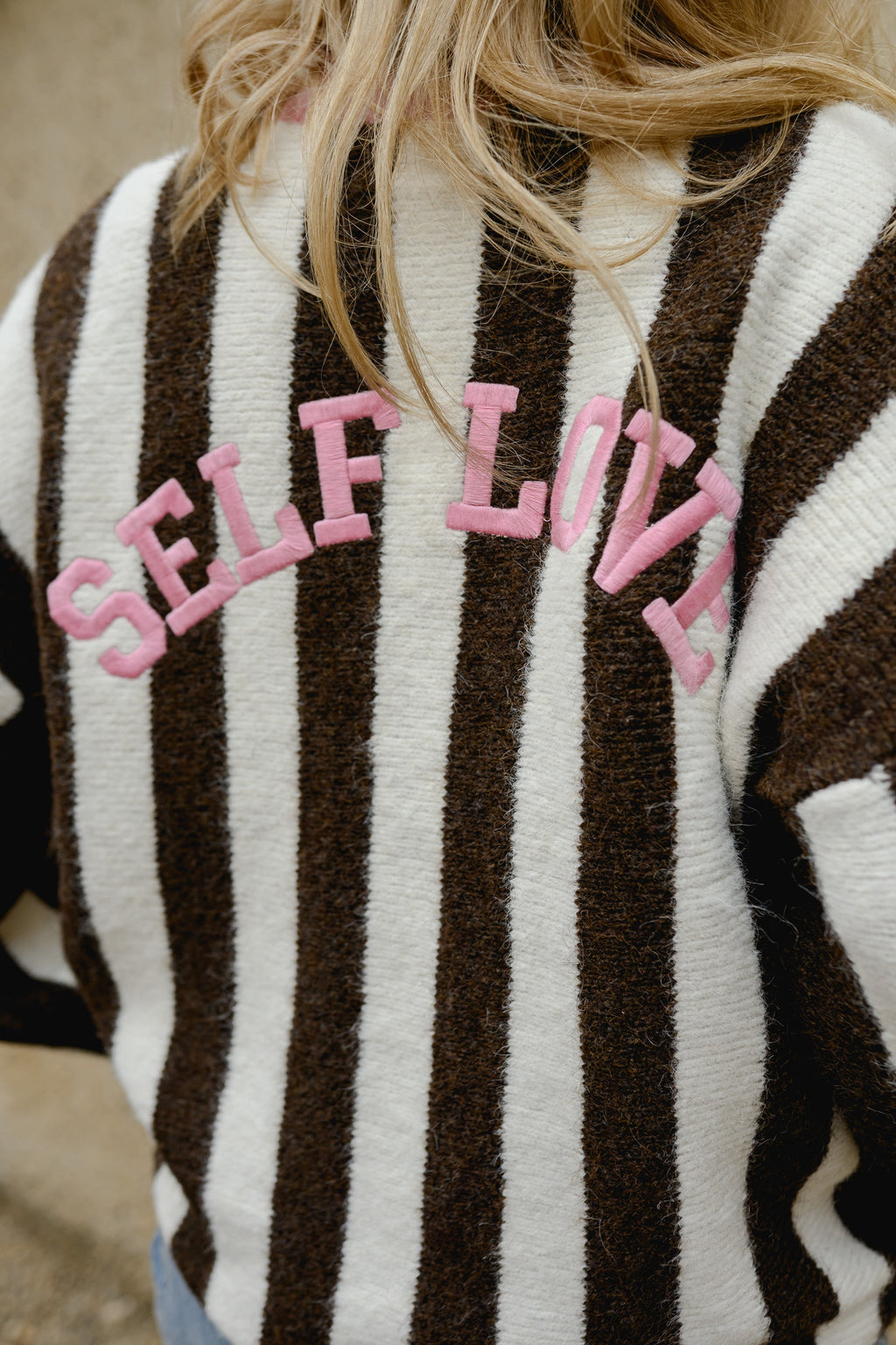 Jersey Self Love marrón de rayas