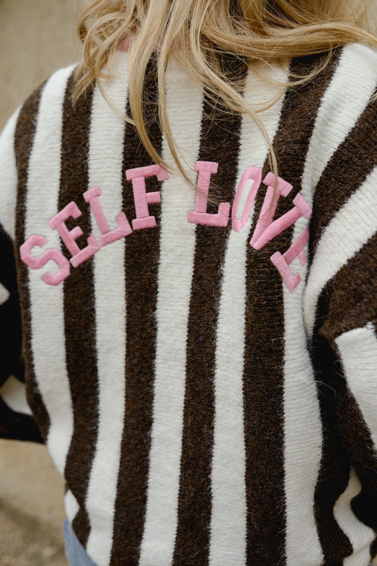 Jersey Self Love marrón de rayas