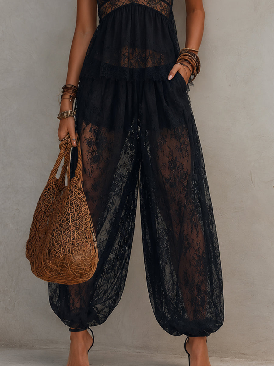 Conjunto negro de top de espalda abierta con encaje y pantalón harén