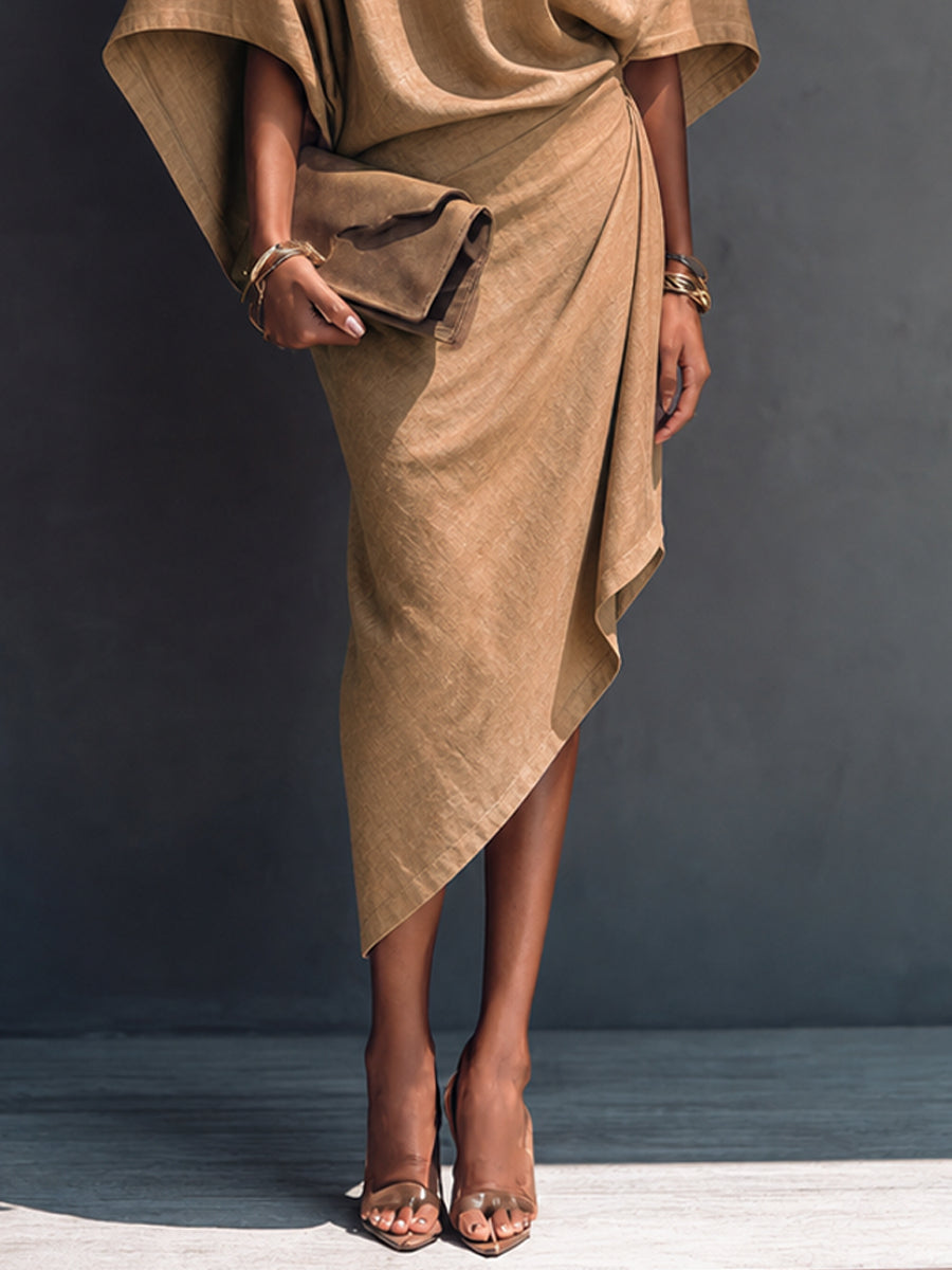 Vestido midi caqui drapeado asimétrico de manga corta