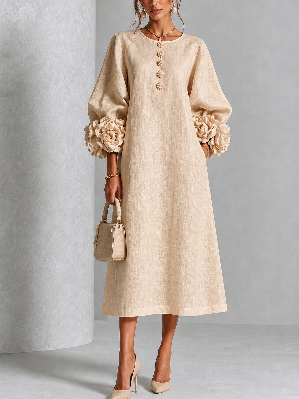 Vestido midi abotonado de flores en beige con puños de flores