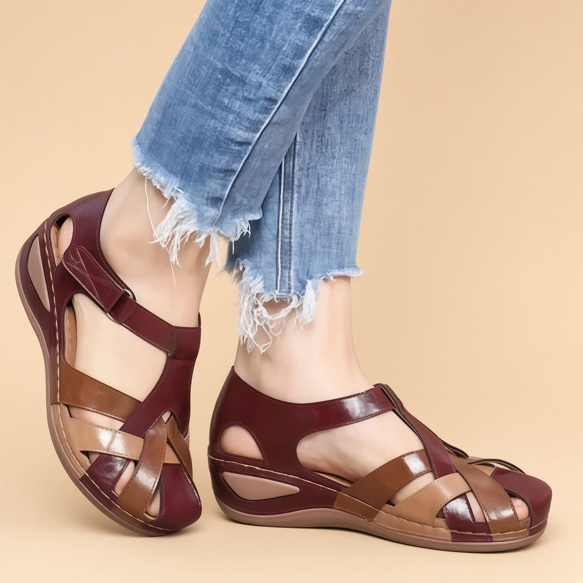 Sandalias cerradas de tiras cruzadas con bloques de color