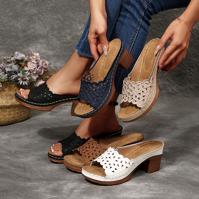 Mules de tacón ancho con plataforma y calados florales