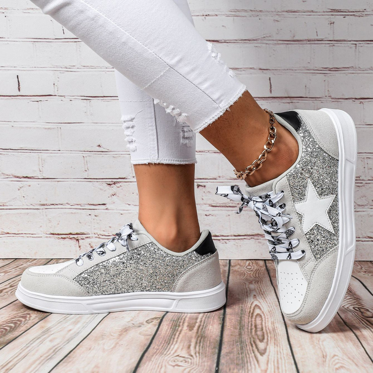 Zapatillas con plataforma y estrellas de purpurina