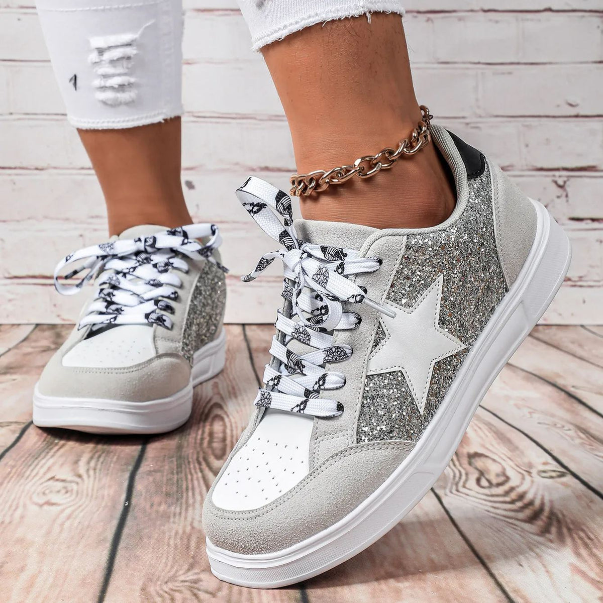 Zapatillas con plataforma y estrellas de purpurina
