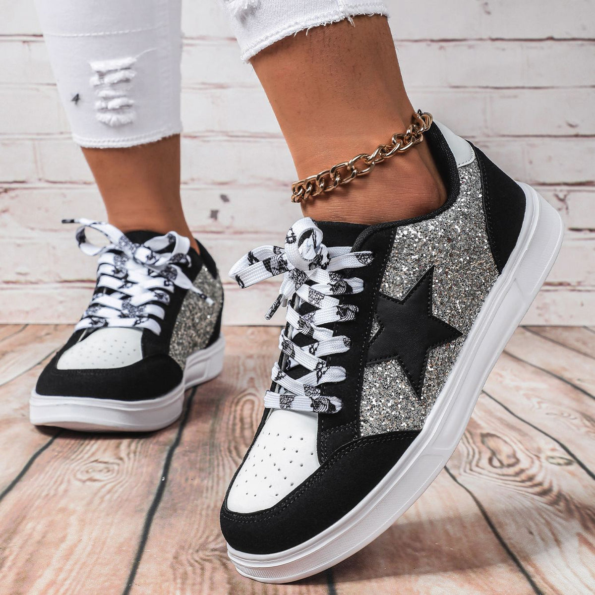 Zapatillas con plataforma y estrellas de purpurina