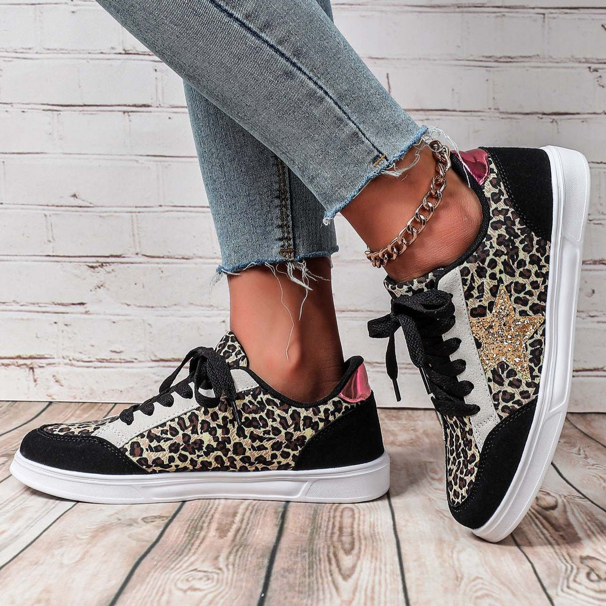 Zapatillas con plataforma y estrellas de purpurina